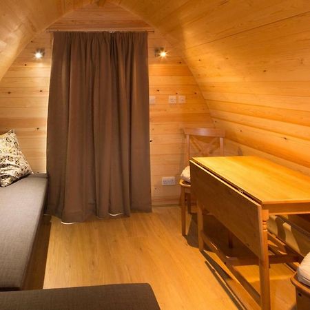 Lupin Glamping Pod Hotel Cheltenham Kültér fotó